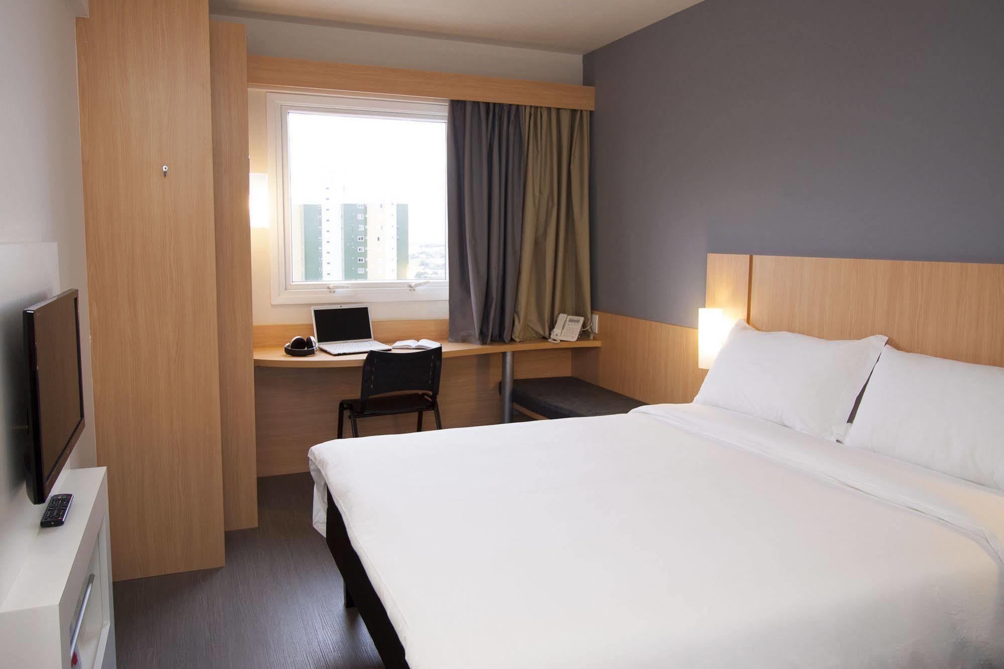 Hotel Ibis Cascavel Exterior foto